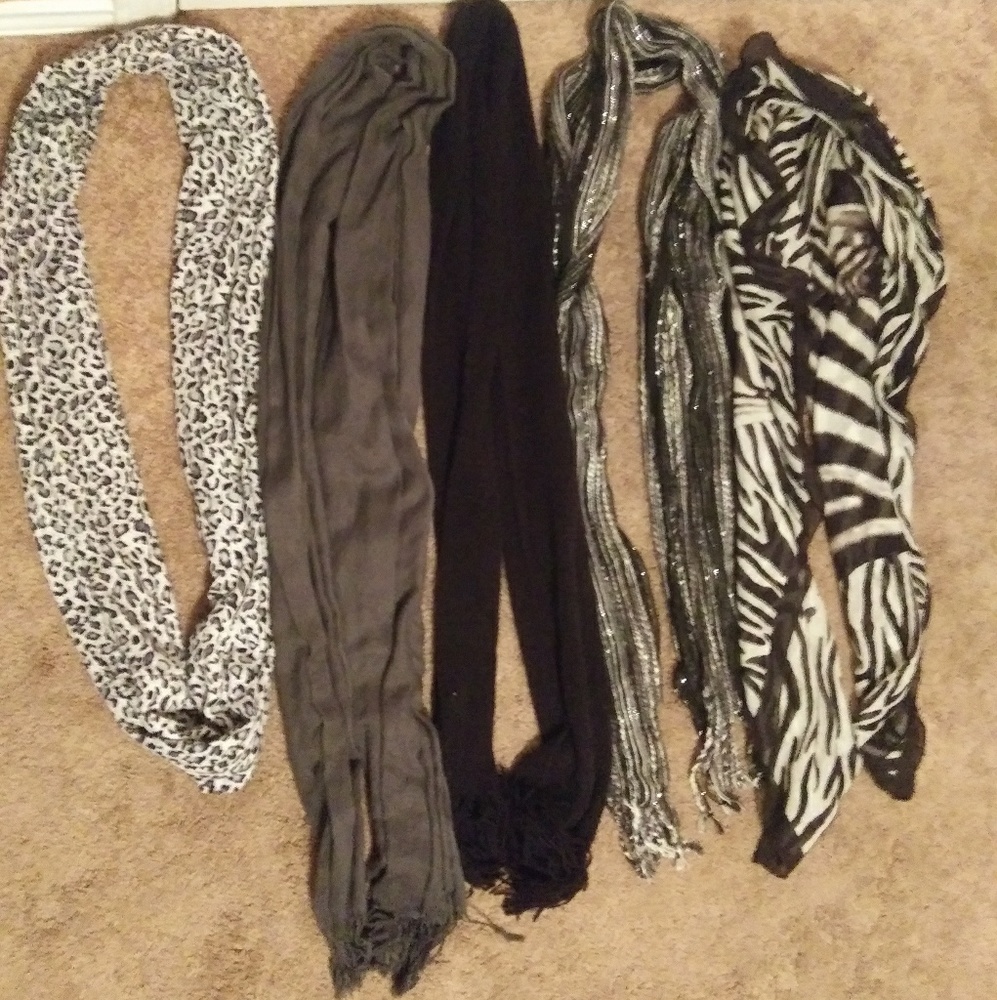 Bundle of scarfs